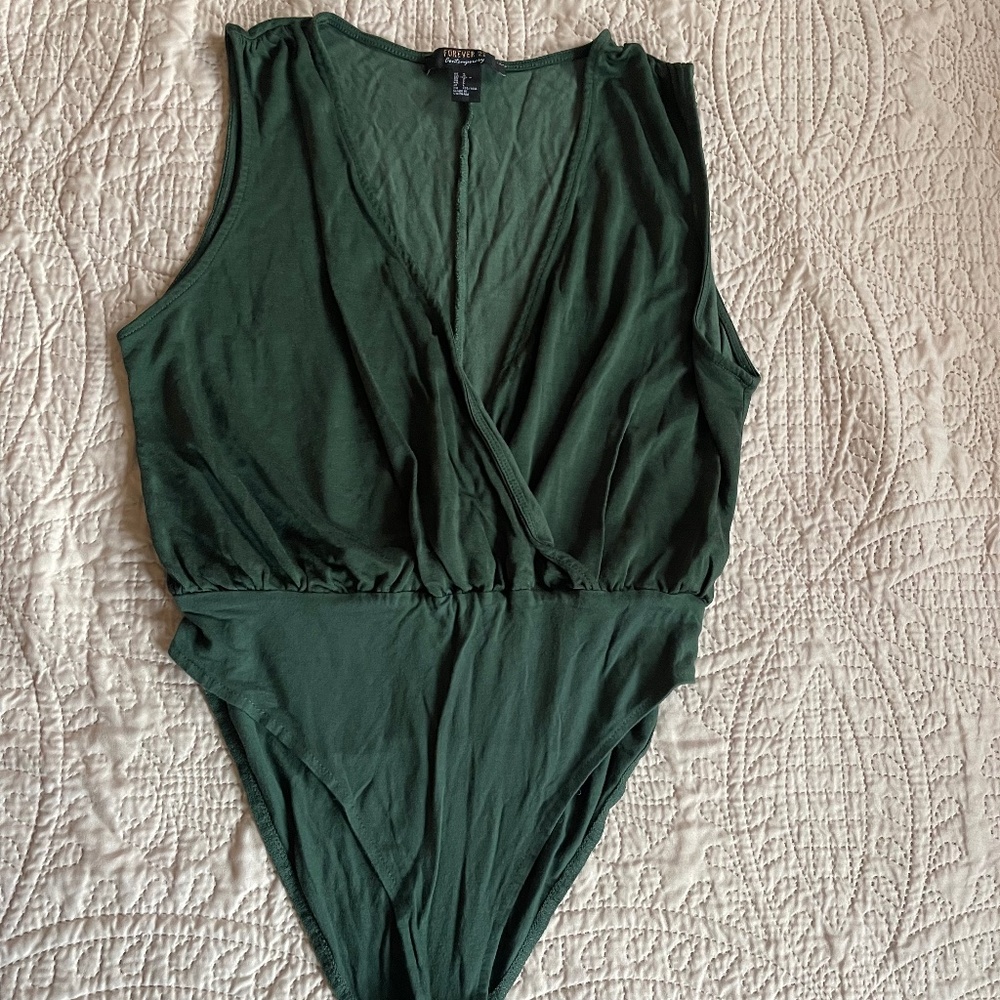 Forever 21 Contemporary Size L Bodysuit